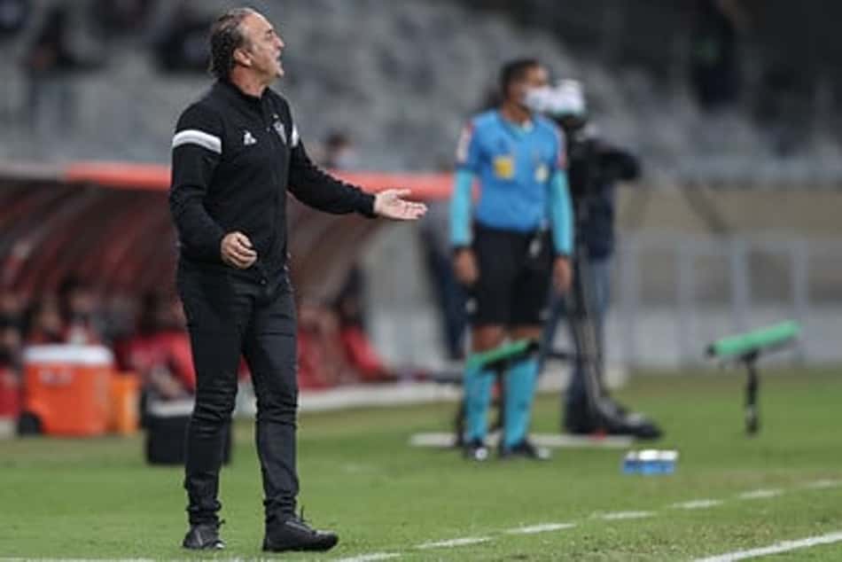 Cuca minimiza vitória sobre o Palmeiras, 'desconversa' sobre Patrick de Paula e foca no River Plate