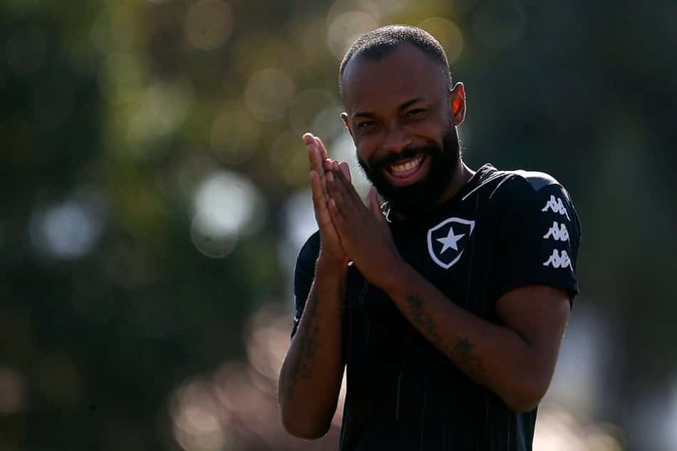Chay, do Botafogo, recebe vídeo de aniversário do Neymar e comemora: 'Zerei a vida'