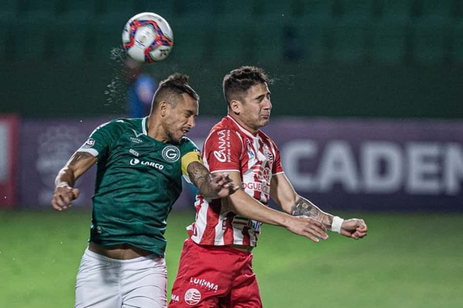 Náutico vence o Goiás e continua firma na liderança da Série B