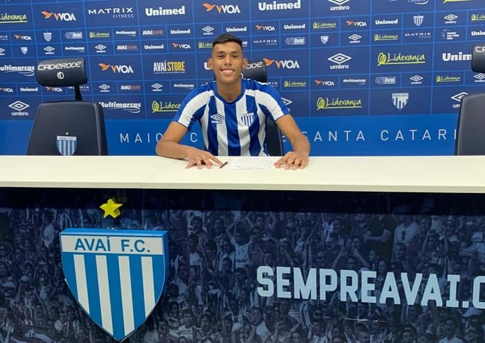 De contrato assinado, Juninho fala sobre chegada ao Avaí: 'Me sinto em casa'