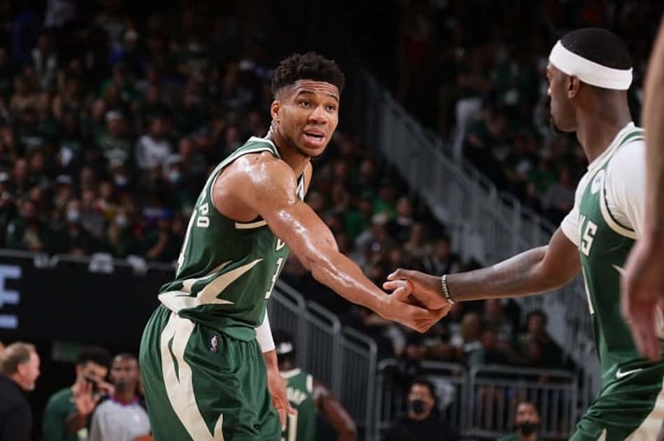 Antetokounmpo lidera primeira parte dos 75 melhores jogadores da história da NBA