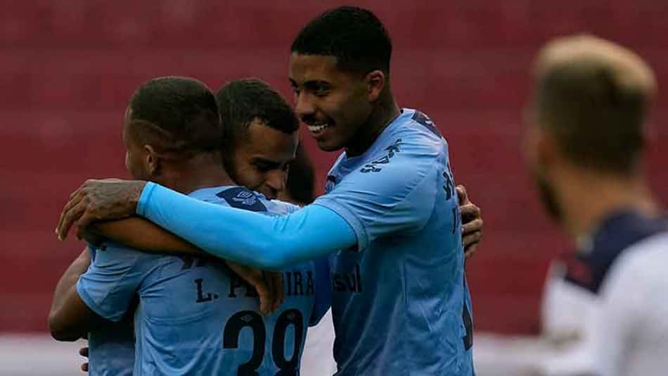 Grêmio segura pressão, vence LDU em Quito e leva boa vantagem para Porto Alegre na Sul-Americana
