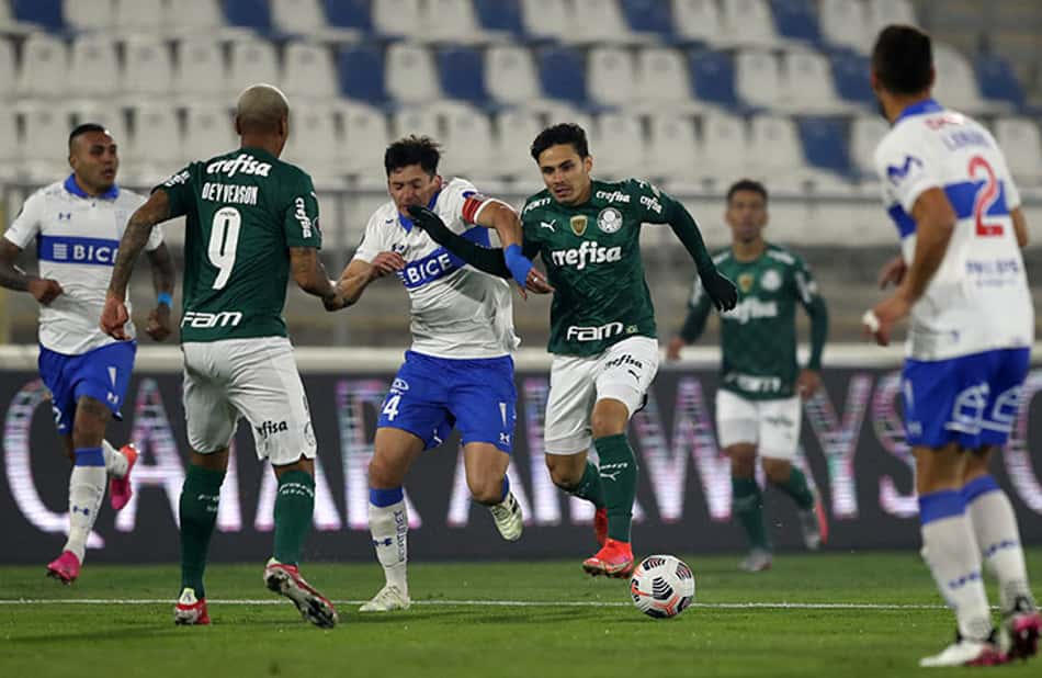Jogador da Católica volta a citar o VAR e analisa duelo com o Palmeiras: 'Jogo complicado'