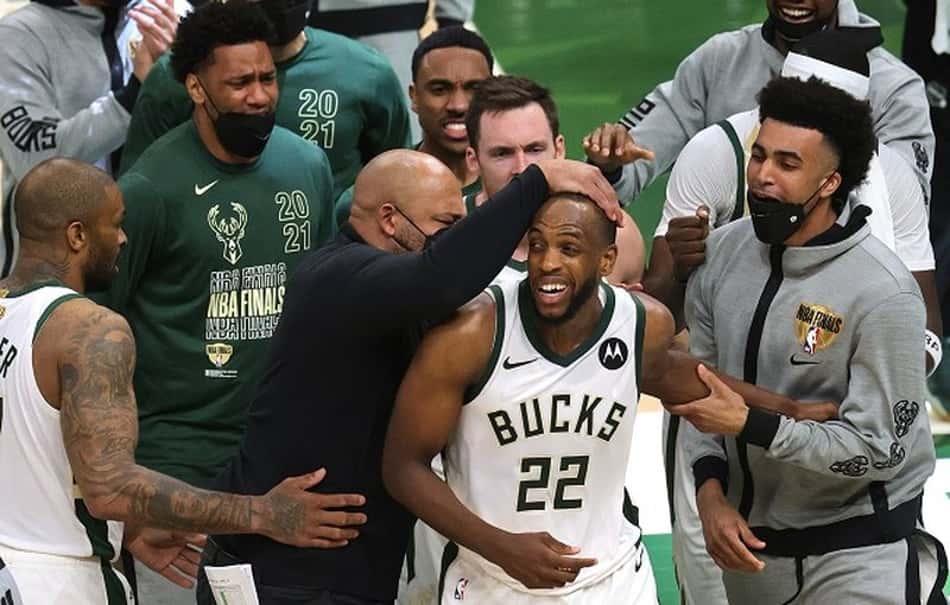 Com show de Middleton, Bucks vence Suns e iguala série