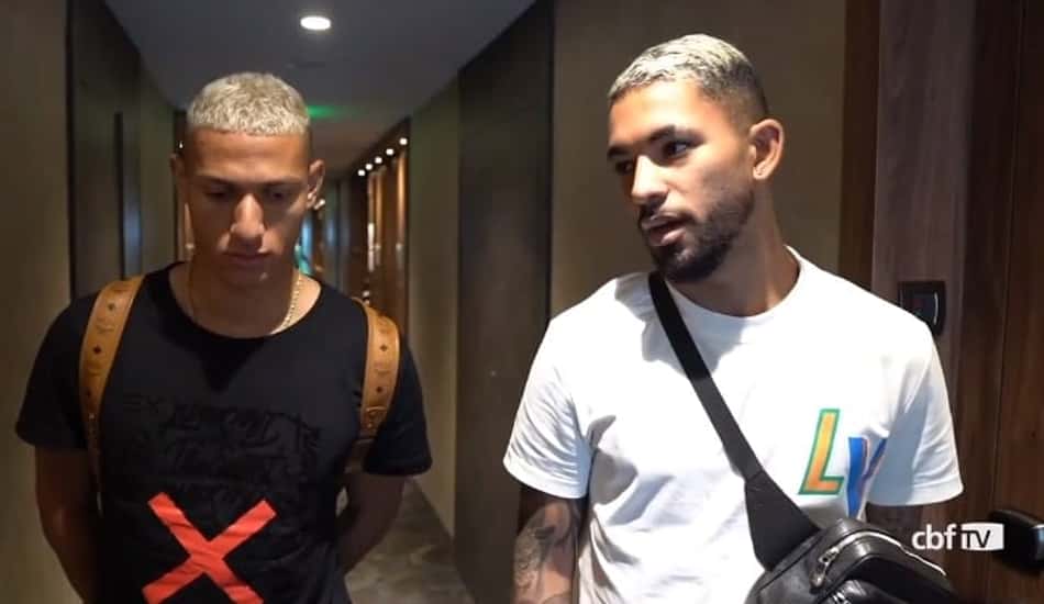Douglas Luiz e Richarlison se juntam à Seleção Olímpica na Sérvia