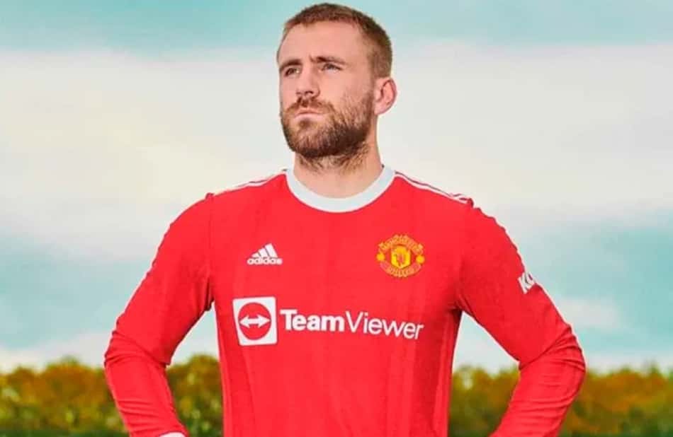 Manchester United lança novo uniforme para a temporada; veja fotos