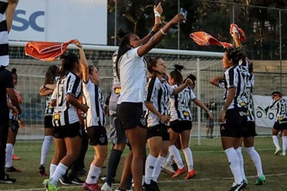Time feminino do Galo supera o América-MG nas quartas de final e consegue o acesso à elite em 2022