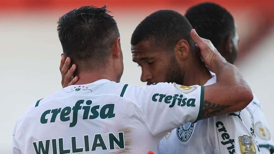 Nos últimos seis jogos, Palmeiras finaliza quase cem vezes, mas faz apenas oito gols