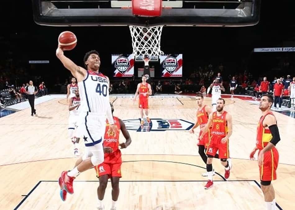 "Efetivado", Keldon Johnson ganha elogios por jogo contra a Espanha