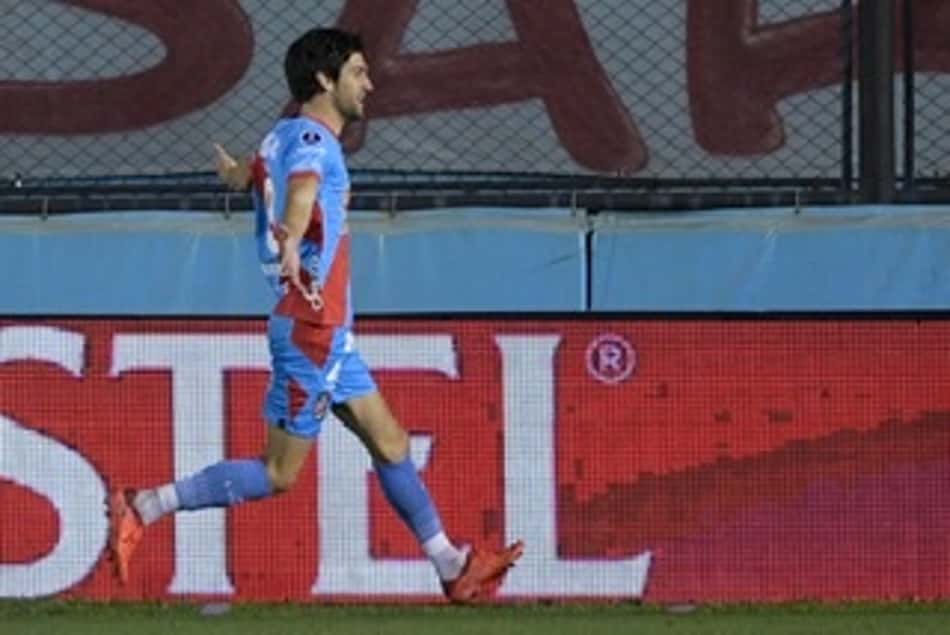 Com golaço de bicicleta, Sporting Cristal garante classificação na Sula