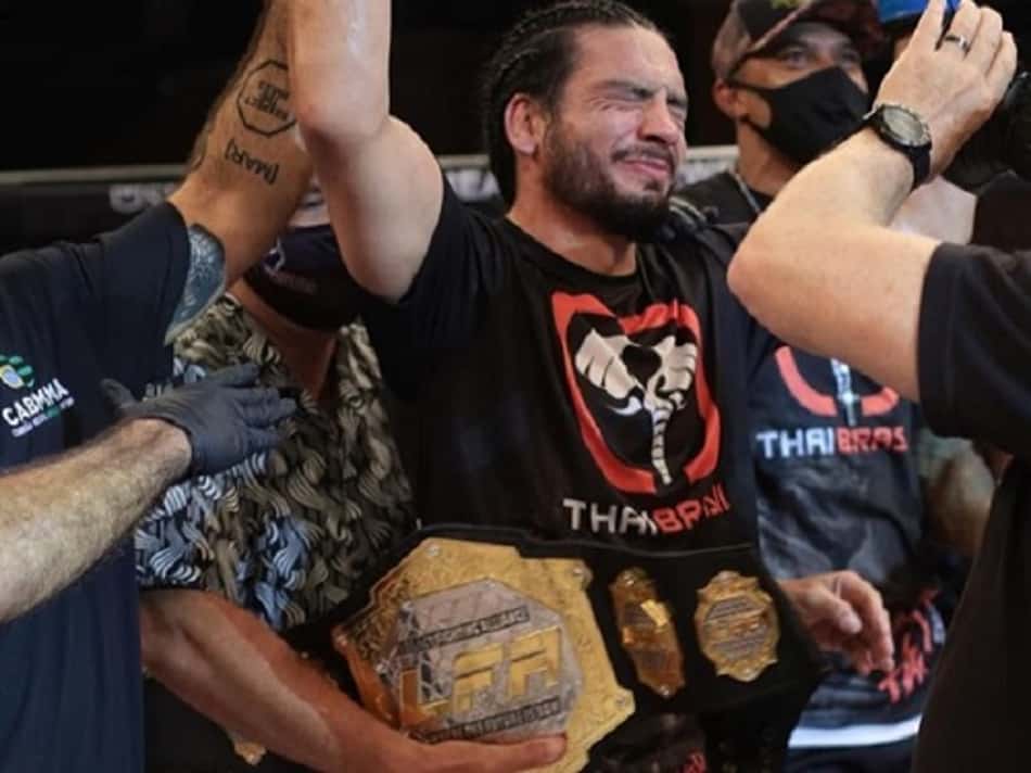 Novo campeão do LFA, Carlos Leal fala sobre chance de ir para o UFC: 'Não vou só para ser mais um'