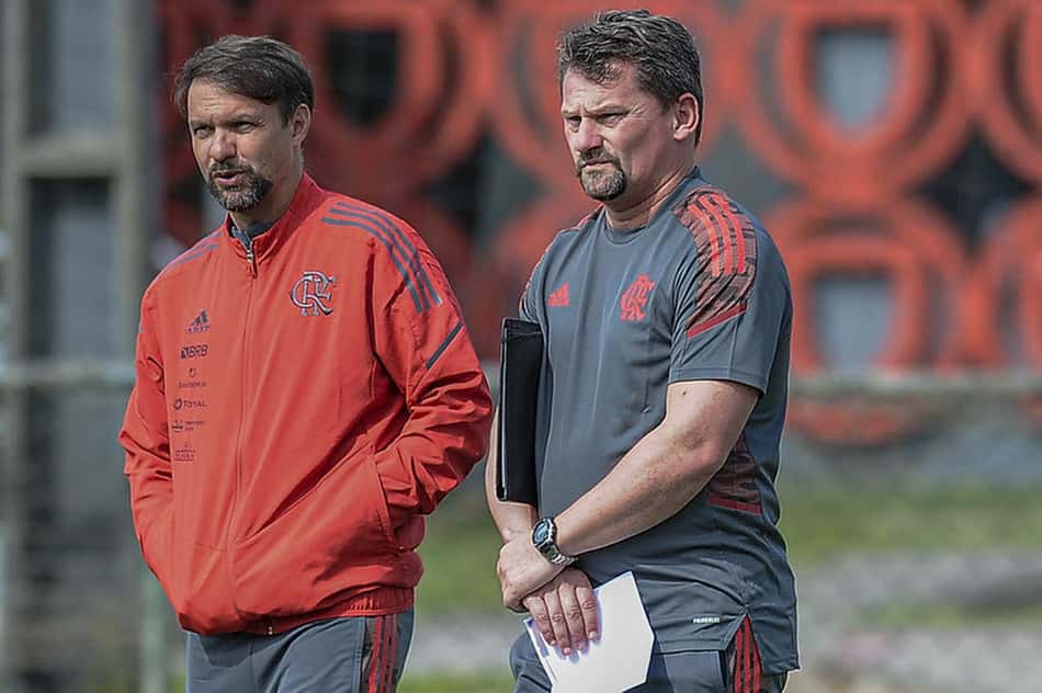 Perto de tirar Licença A da CBF, técnico da base do Flamengo celebra: 'Agregar experiência e conhecimento'