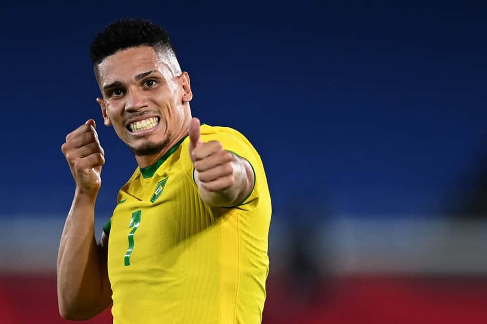 Paulinho comemora gol e vitória depois de quase um ano sem jogar por causa de lesão: 'Foi um momento difícil'