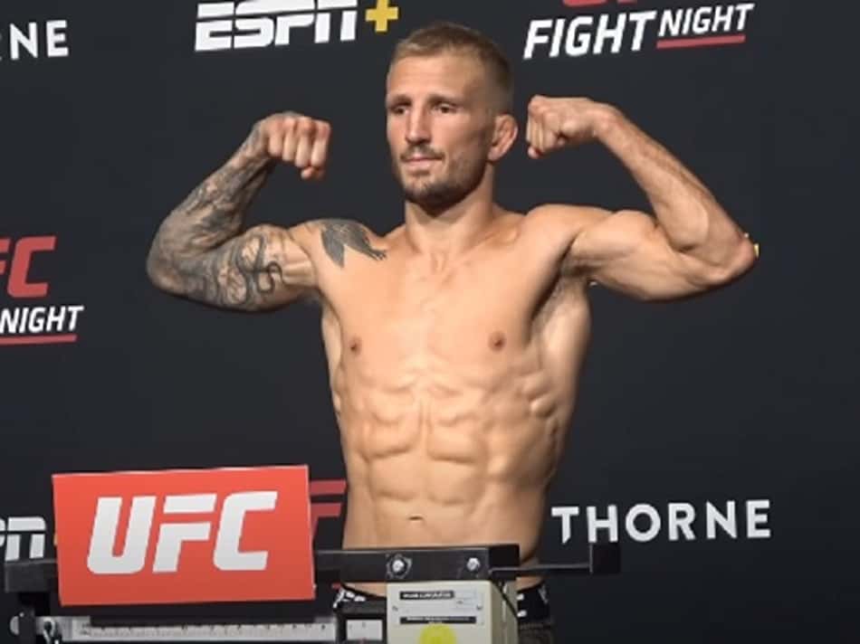 De volta, Dillashaw bate o peso e confirma luta contra Sandhagen no UFC Vegas 32