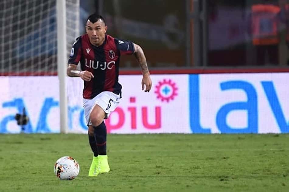 Livre no mercado? Gary Medel terá reunião com Bologna para definir o seu futuro
