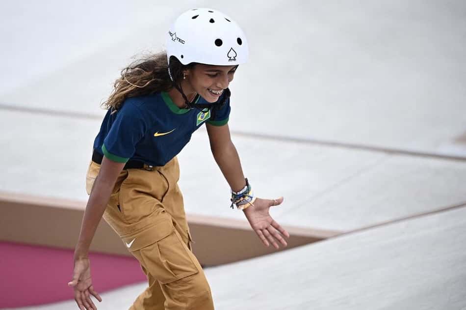 Rayssa Leal supera campeã olímpica na última manobra e fatura etapa do Mundial de Skate Street