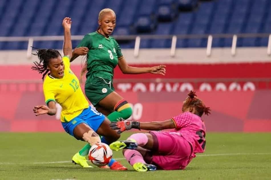 Em jogo com paralisações, Seleção feminina sua, mas derrota Zâmbia e vai às quartas da Olimpíada