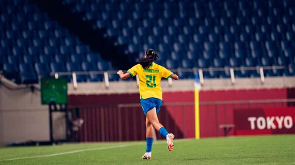 Andressa Alves dedica seu gol à esposa Francielle e diz que Seleção feminina 'não pode mais errar'