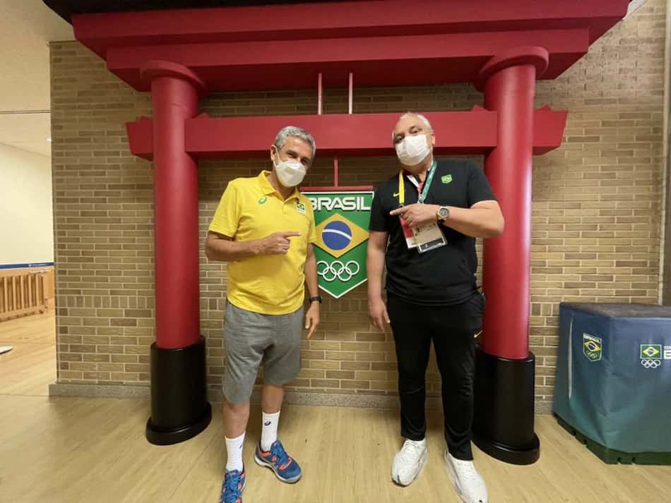 Em visita ao Time Brasil, Branco se encontra com Zé Roberto Guimarães: 'Esse cara é multicampeão'