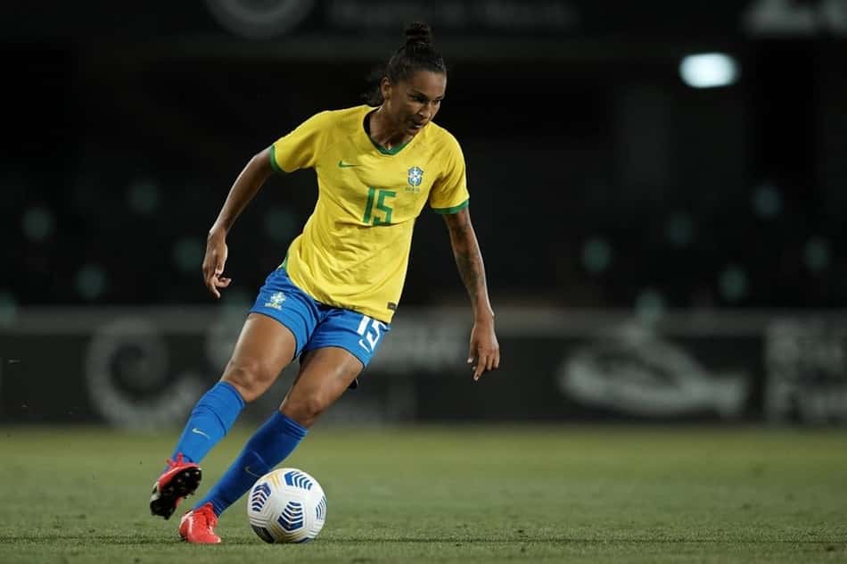 Choque de cabeça contra Zâmbia torna Poliana baixa da Seleção feminina nas quartas da Olimpíada