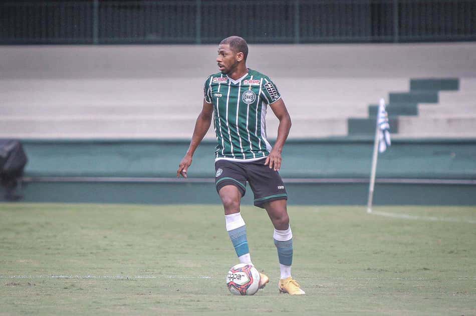 Waguininho comemora grande fase no Coritiba na Série B do Brasileirão