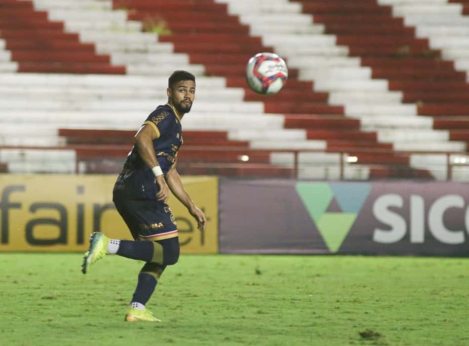 Bryan projeta 'jogo de seis pontos' contra o Coritiba