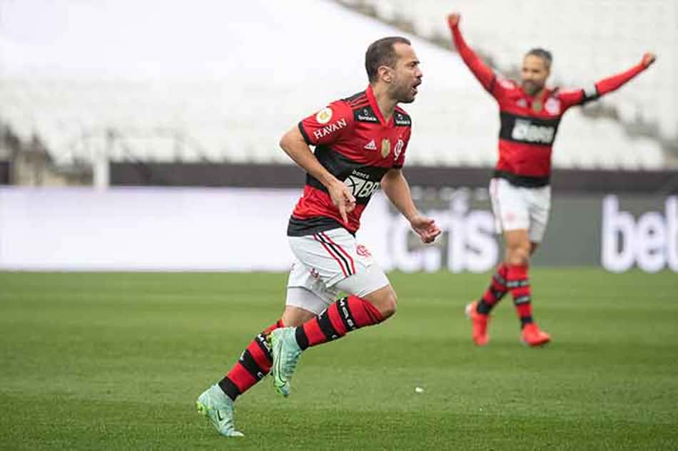 Everton Ribeiro desencanta e vibra com primeiro gol na temporada após vitória: 'Estava sonhando com isso'