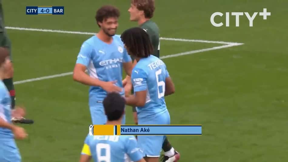 Confira em vídeo os melhores momentos da vitória do Manchester City por 4 a 0 sobre o Barnsley