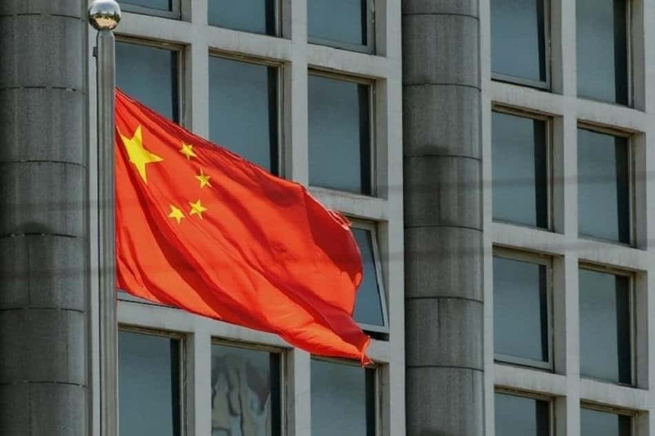 Governo chinês pede remoção de conteúdo 'afeminado' de jogos da Riot e Epic Games