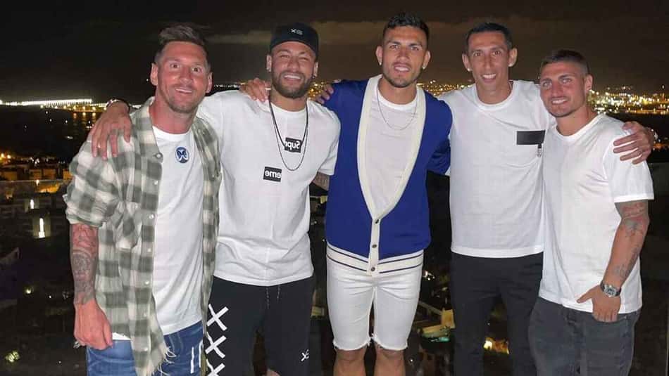 Foto de Messi com Neymar e jogadores do PSG serviu como flerte dos franceses
