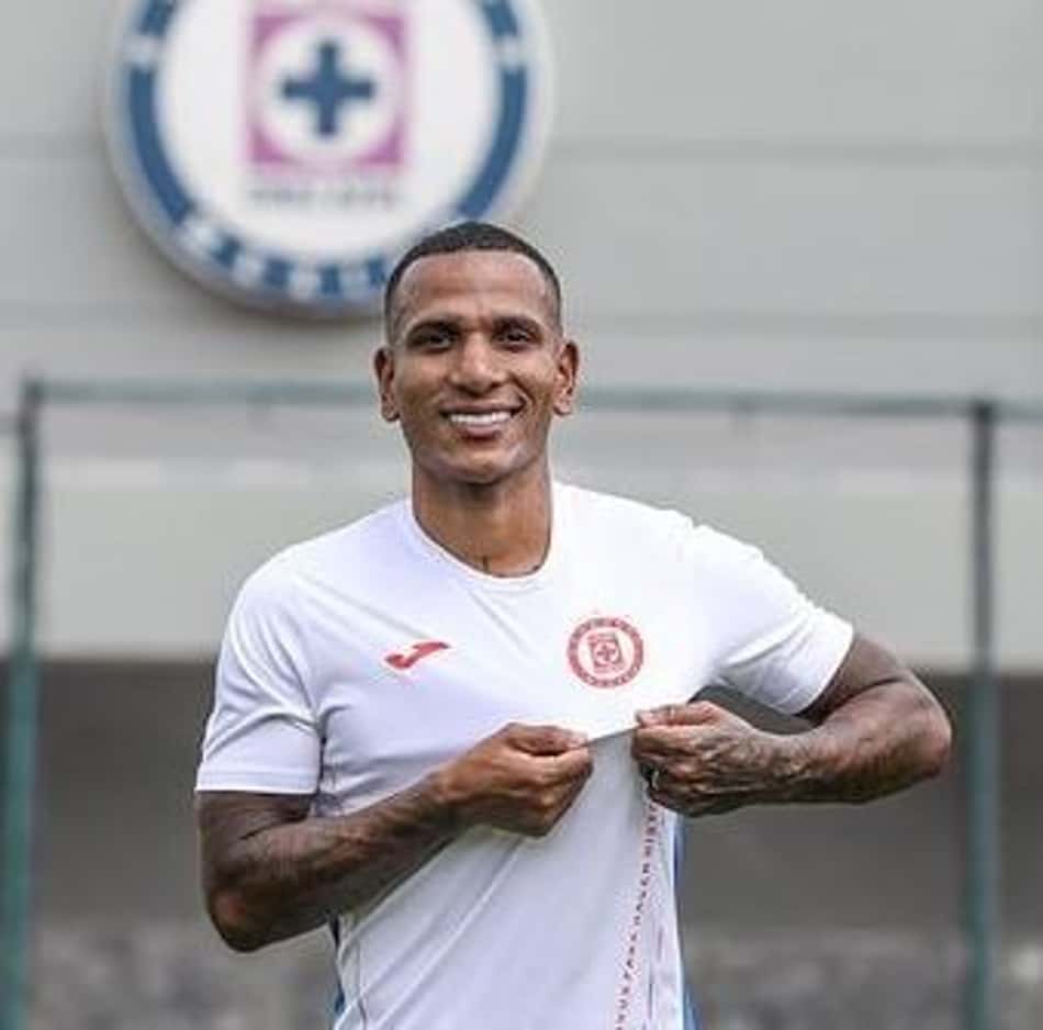 Otero revela que ex-companheiro de Corinthians o ajudou a fechar com novo clube
