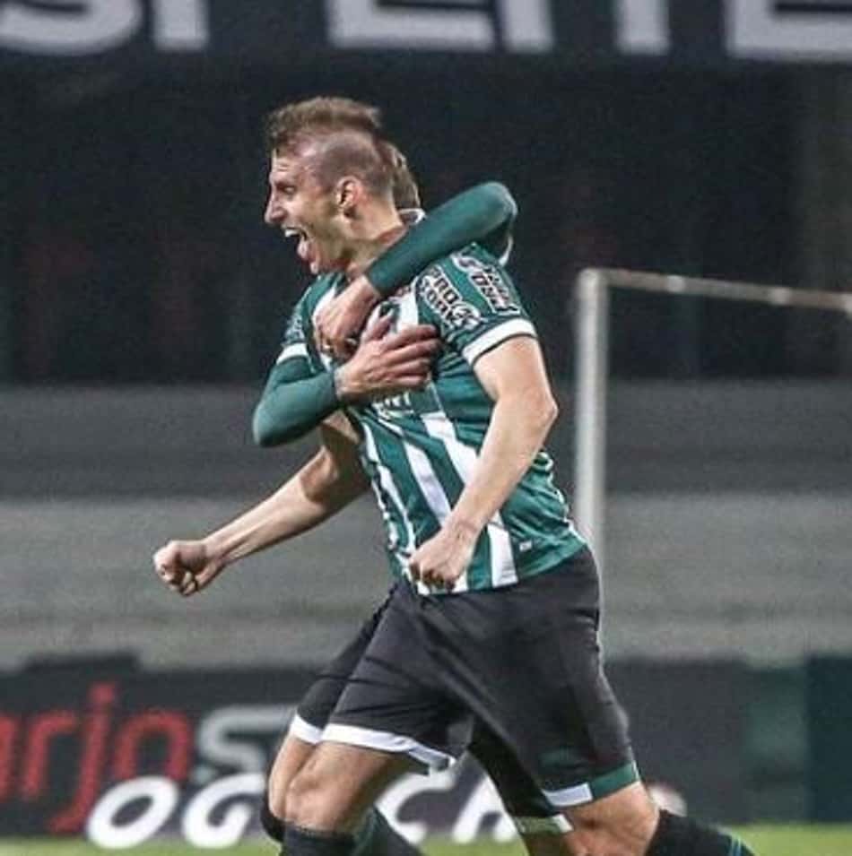 Coritiba abre vantagem, cede empate ao Goiás e não assume a liderança da Série B
