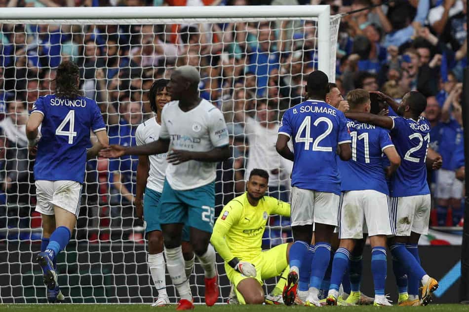 Leicester marca de pênalti no fim, vence o Manchester City e conquista a Supercopa da Inglaterra
