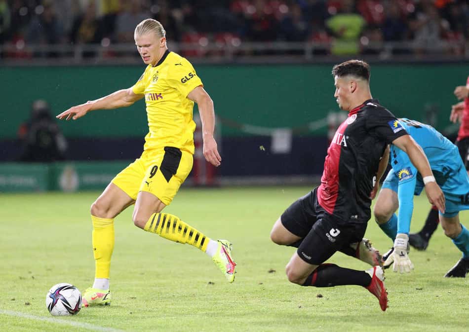 Borussia Dortmund vence time da terceira divisão com hat-trick de Haaland pela Copa da Alemanha