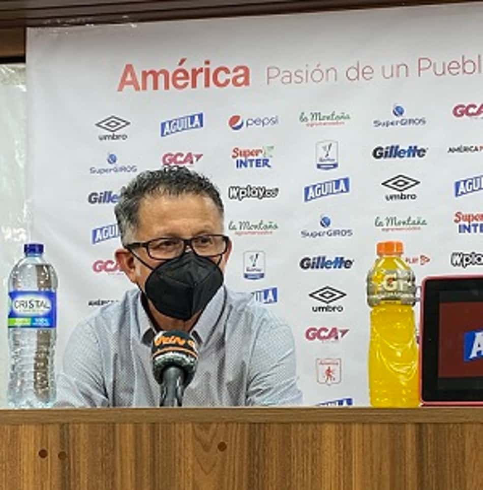 Juan Carlos Osorio festeja volta do público na Colômbia