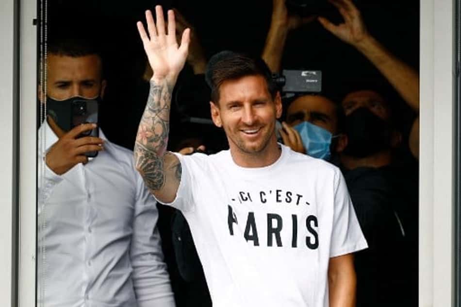 Messi chega à França, e Paris Saint-Germain divulga primeiro vídeo sobre a contratação do astro argentino