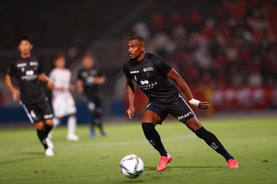 Saulo Mineiro estreia pelo Yokohama FC com vitória no Japão
