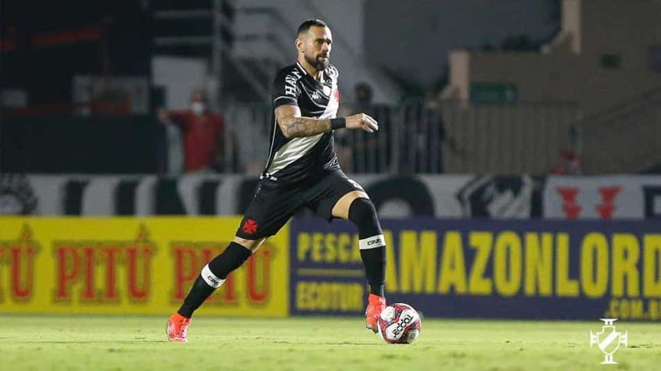 Após revés, Leandro Castan pede desculpas e lamenta pelo momento do Vasco: 'Responsabilidade nossa'