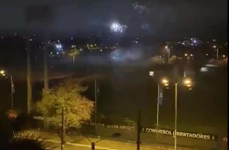 VÍDEO: Dirigentes filmam foguetório no hotel do Flamengo em Assunção: 'Na picaretagem não vão levar'