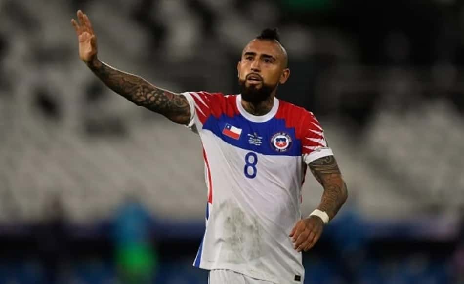 Loucura! Fã marca a pele com tatuagem imensa de Arturo Vidal