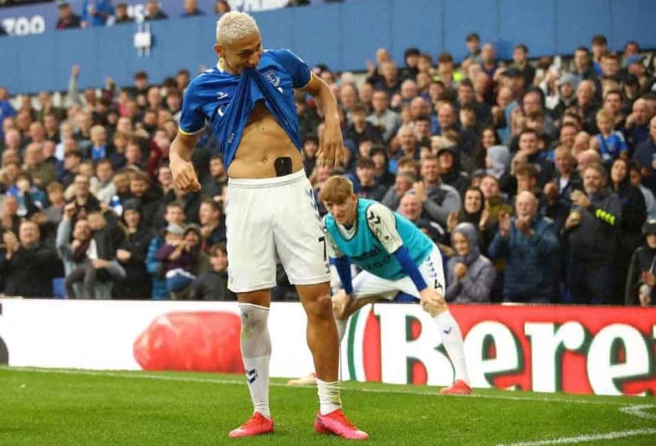 Craque brasileiro surpreende e admite amor por clube argentino