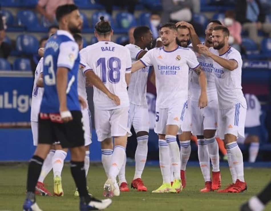 Vini Jr marca, Benzema faz dois e Real Madrid estreia com goleada frente ao Alavés em La Liga