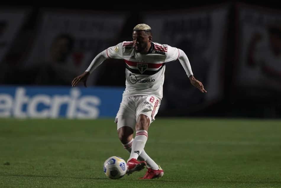 Reinaldo enaltece torcida na vitória do São Paulo contra o Inter: 'Com o apoio deles, somos muito fortes'