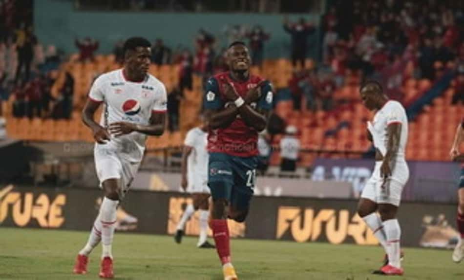 Briga entre torcidas no futebol colombiano rende punição pesada