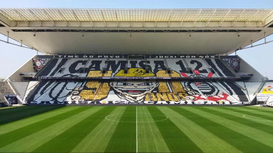 Torcidas organizadas de Corinthians e Inter são suspensas por briga antes de duelo entre os times no Beira-Rio