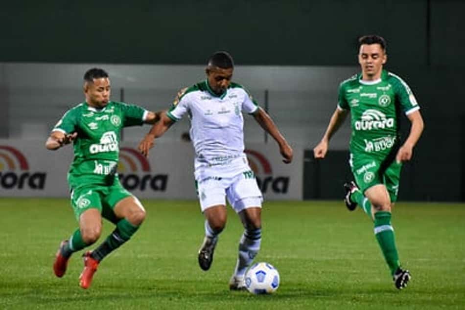 América-MG x Chapecoense. Onde assistir, times e desfalques