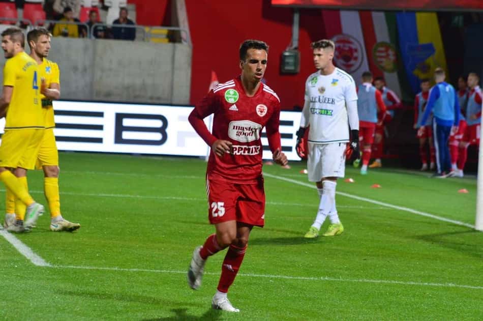 Matheus Leoni destaca ótima fase no Kisvarda e quer resultados positivos no fim da temporada