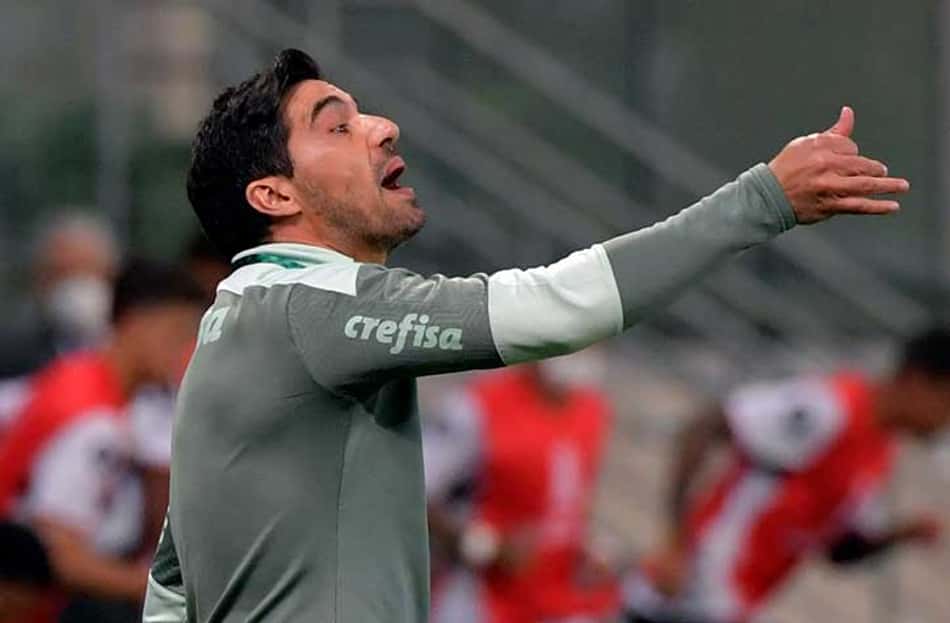 'De alma lavada', Abel Ferreira celebra vitória do Palmeiras no Choque-Rei