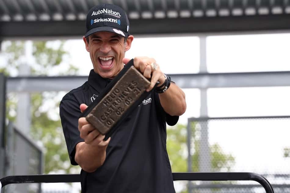 Papo com Helio Castroneves: 'Útil jornada em Indianapolis'
