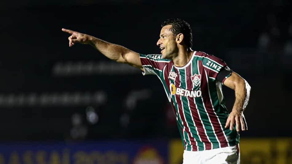 Fluminense entende que Fred 'se solidarizou' por demissão de Maurício Souza após homofobia
